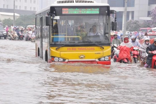 Bắc Bộ và Trung Bộ mưa lớn, Hà Nội nhiều nơi có nguy cơ ngập lụt