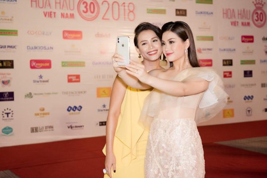 Hoa hậu Ngọc Khánh bất ngờ xuất hiện trong đêm chung khảo phía Bắc - Hoa hậu Việt Nam 2018