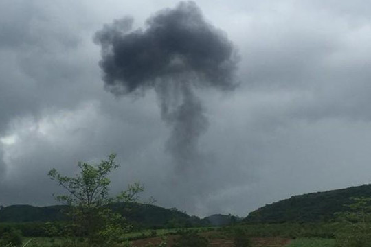 Một chiếc máy bay rơi tại Nghệ An