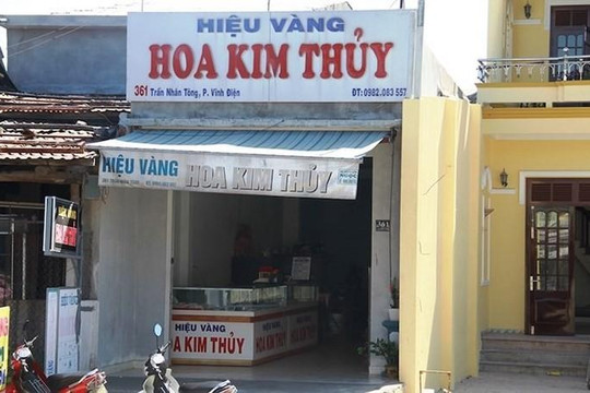Quảng Nam: Bịt mặt dùng búa xông vào cướp tiệm vàng rồi tẩu thoát 