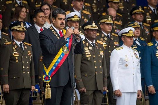 Tổng thống Venezuela thoát khỏi cuộc mưu sát