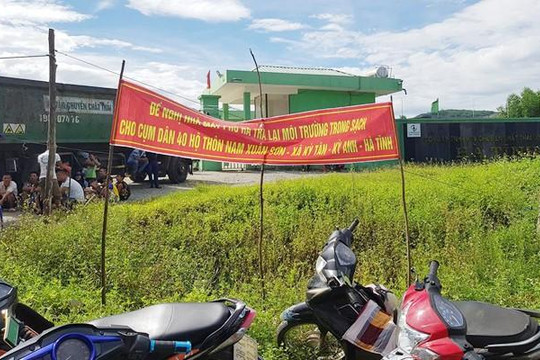 Hà Tĩnh: Dân chặn cổng nhà máy rác bởi không chịu nổi mùi hôi thối