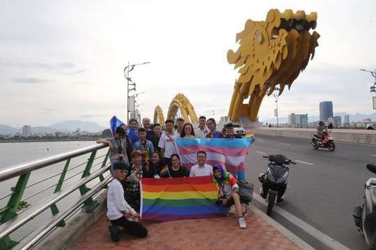 Kim Khánh tham dự sự kiện tự hào của cộng đồng LGBT tại Đà Nẵng