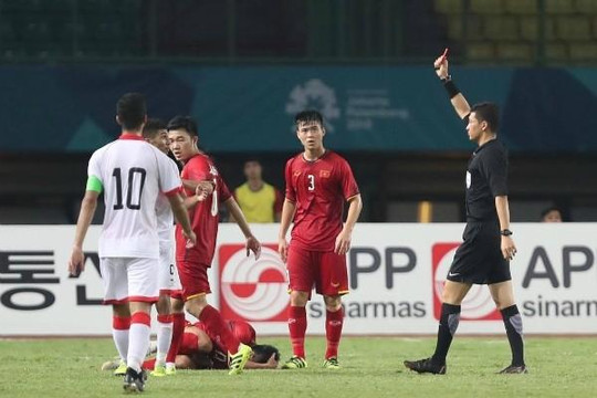 HLV Bahrain kêu ca về thẻ đỏ, trách trọng tài thiên vị 'giúp đỡ' Olympic Việt Nam 