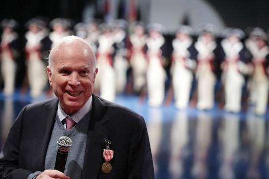 Tổng thống Trump nói 'tôn trọng sâu sắc' với Thượng nghị sĩ John McCain