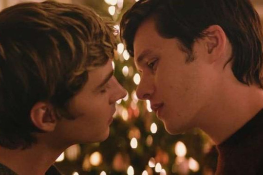 Netflix bị chỉ trích vì mục ‘LGBTQ’ hầu hết là phim gay