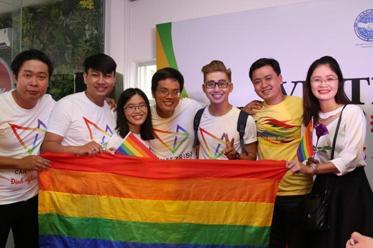 Tưng bừng ngày hội tự hào của cộng đồng LGBT tại Cần Thơ