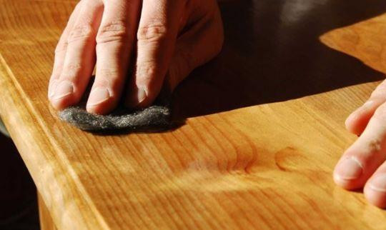 Mẹo loại bỏ vết trầy xước trên sàn gỗ 