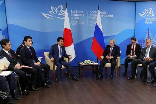 Ông Putin đề nghị Nga-Nhật ký thỏa thuận hòa bình trong năm 2018