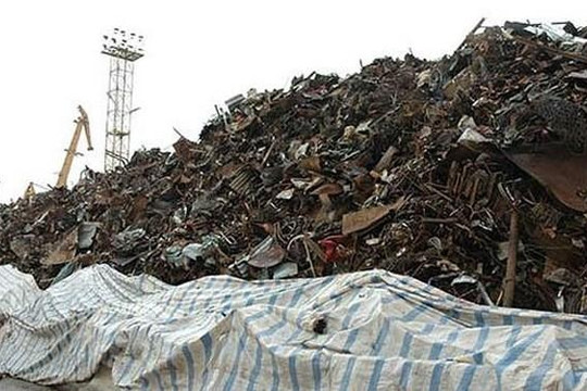Buộc tái xuất hàng phế liệu lợi dụng tuồn chất thải vào Việt Nam