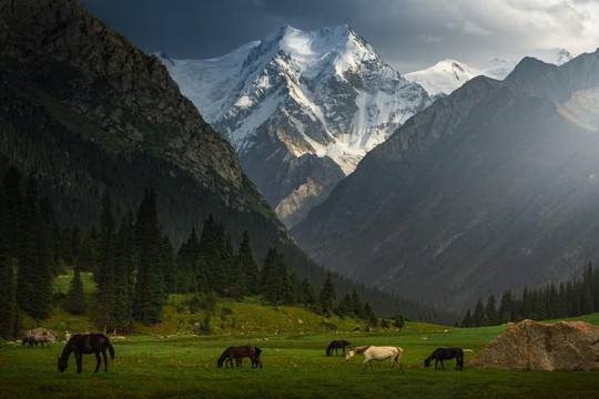 Kyrgyzstan đẹp hoang dã qua ống kính nhiếp ảnh gia