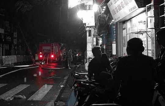 Bất ngờ phát hiện thi thể người ở vụ cháy trên phố Đê La Thành
