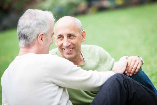 Tình dục và tình yêu ở độ tuổi U.60: Khó khăn chồng chất cho người đồng tính nam