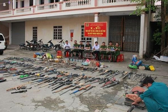 Nghệ An: Tiêu hủy hàng trăm khẩu súng tự chế và nhiều vật liệu nổ