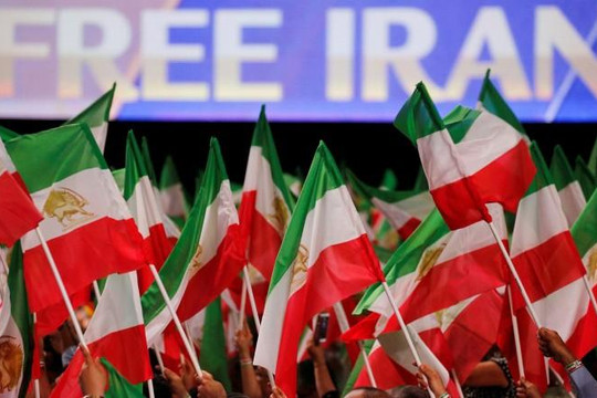 Pháp tố tình báo Iran âm mưu đánh bom gần Paris