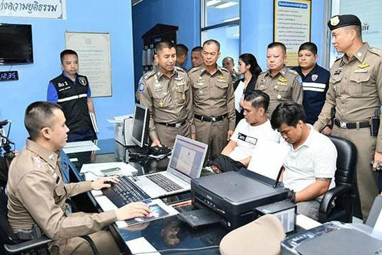 Thái Lan bắt hai người Việt vì tình nghi móc túi du khách 