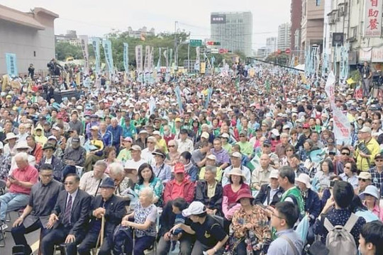 Liên minh Formosa tổng biểu tình đòi tách Đài Loan khỏi Trung Quốc
