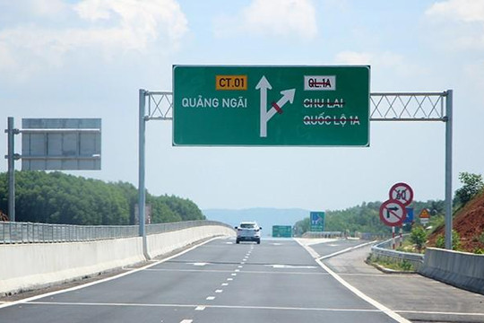 Nhà thầu Trung Quốc chậm khắc phục thấm dột ở cao tốc Đà Nẵng - Quảng Ngãi