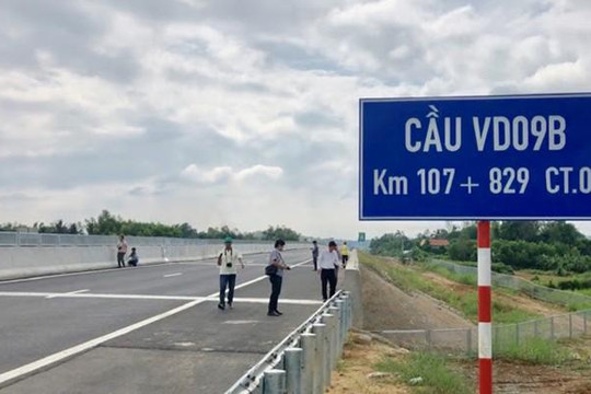 Cảnh báo về chất lượng cao tốc Đà Nẵng - Quảng Ngãi đoạn của nhà thầu Trung Quốc