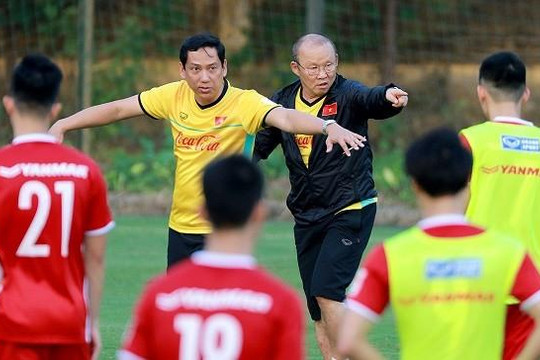HLV Park Hang-seo sửa lỗi phòng ngự cho tuyển Việt Nam 
