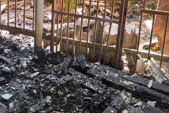 Cà Mau: Cháy nhà kho chứa xốp do thợ hàn bất cẩn
