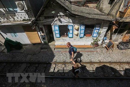 Những hình ảnh về phố đường tàu 'độc và lạ' giữa lòng Hà Nội
