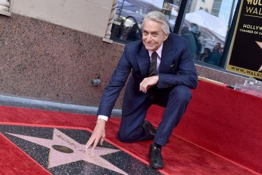 Làm thế nào để sở hữu ngôi sao trên Đại lộ danh vọng Hollywood?