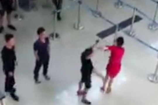 Côn đồ hành hung nhân viên hàng không, gây rối tại sân bay Thọ Xuân