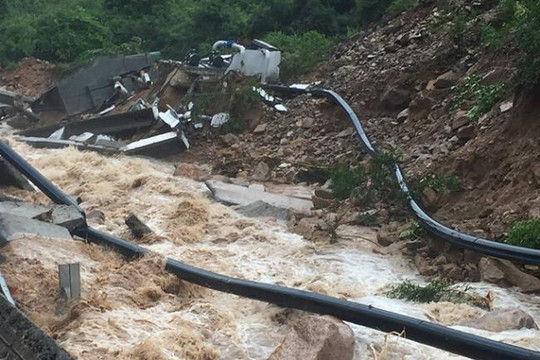 Khánh Hòa: Nhiều nơi ngập, sạt lở nặng và bị chia cắt