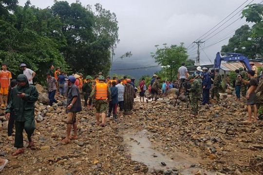 Nha Trang: Tỉnh lộ 3 bị ngập nghiêm trọng