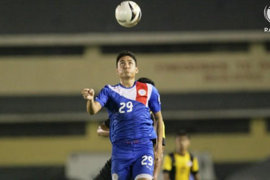Tiền đạo Philippines muốn đánh bại Văn Lâm khiến Việt Nam thua bàn đầu tiên ở AFF Cup 2018