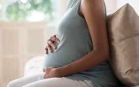 Lợi ích của việc trẻ quẫy đạp trong bụng mẹ vào cuối thai kỳ