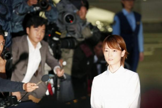 Say rượu tông xe gây thương tích rồi bỏ trốn, nữ ca sĩ người Nhật lãnh án 2 năm tù