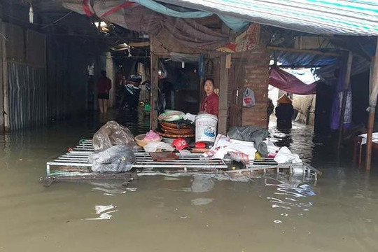 Mưa lớn ở Nghệ An khiến hơn 700 ngôi nhà bị ngập nặng
