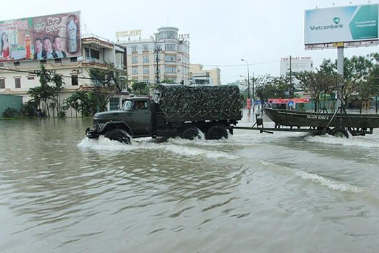 Tam Kỳ ngập sâu, thủy điện lớn ở Quảng Nam vẫn thiếu nước nghiêm trọng 