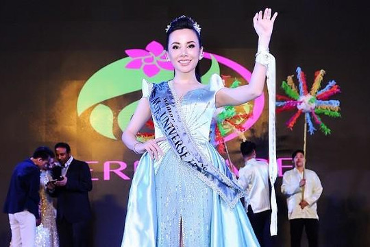 Châu Ngọc Bích đăng quang Mrs Universe 2018