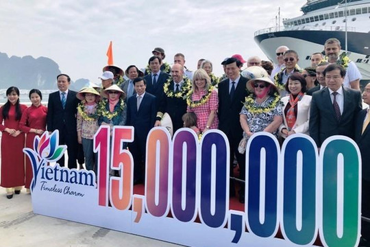 Du lịch Việt Nam đón du khách nước ngoài thứ 15 triệu 