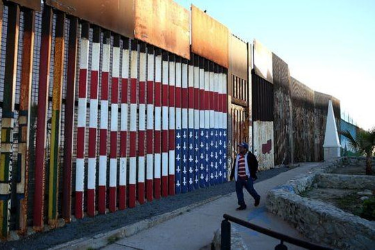 Hạ viện Mỹ thông qua gói ngân sách xây tường biên giới với Mexico