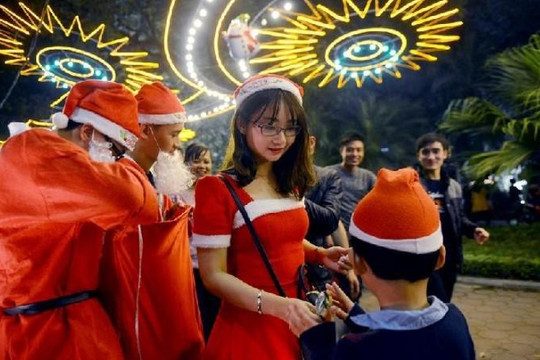 Những điểm đến độc đáo vào dịp Giáng sinh tại TP.HCM và Hà Nội