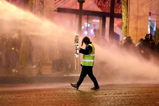 Pháp: Phe áo vàng tiếp tục biểu tình nhưng không dám bạo loạn