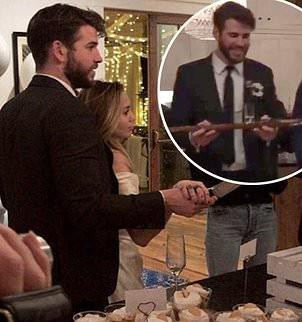 Miley Cyrus và Liam Hemsworth làm lễ cưới bí mật tại nhà riêng nhân dịp Giáng sinh 