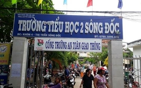 Cà Mau: Hiệu trưởng ‘áp đặt’ mức thu xã hội hóa bị đề nghị kỷ luật 