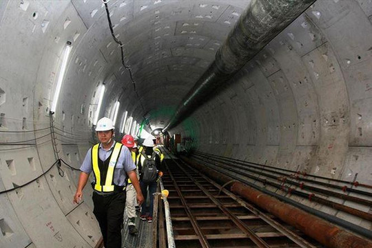 Ðường hầm tuyến metro số 1 TP.HCM bị 'rút ruột'?