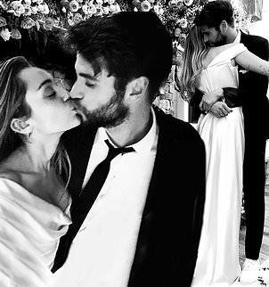 Miley Cyrus bất ngờ chia sẻ ảnh lễ cưới cảm động với Liam Hemsworth 