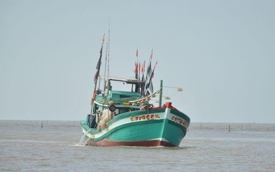 Cà Mau: Chủ tàu cá bị chết máy trên biển cầu cứu