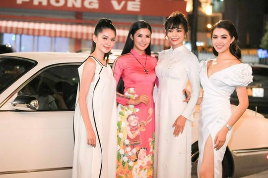 Mâu Thủy, Thùy Dung, Lệ Hằng ủng hộ Hoa hậu Ngọc Hân ra mắt BST mới tại Duyên dáng Việt Nam 30