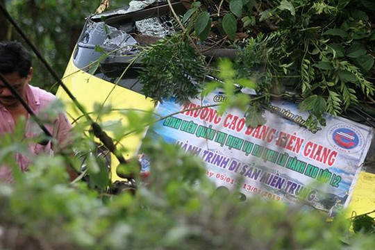 Tai nạn trên đèo Hải Vân: Có dấu hiệu xe khách vượt ẩu ở khúc cua tử thần  