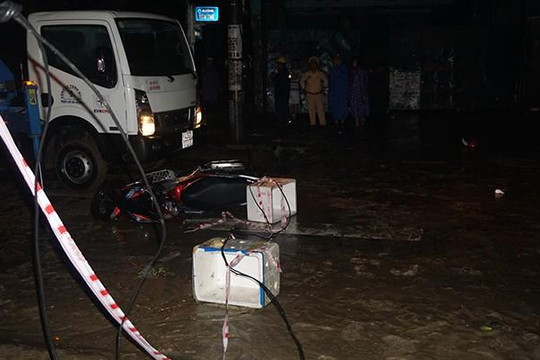 Khởi tố 1 cán bộ vụ điện giật chết người trong mưa ở Đà Nẵng