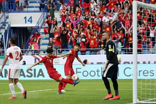 Việt Nam là đội duy nhất đảo lộn trật tự luật chơi tại Asian Cup