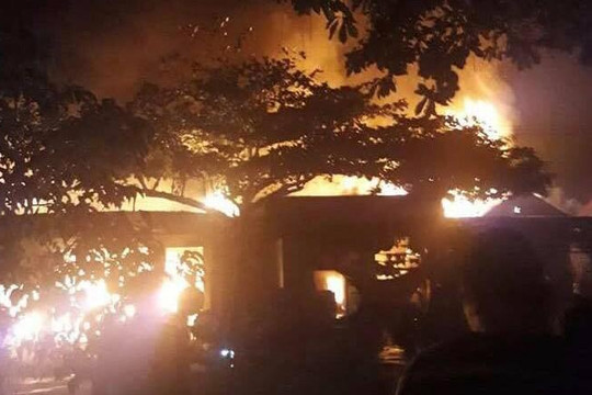 Ba ngôi nhà dân ở Hà Tĩnh bị cháy rụi trong đêm